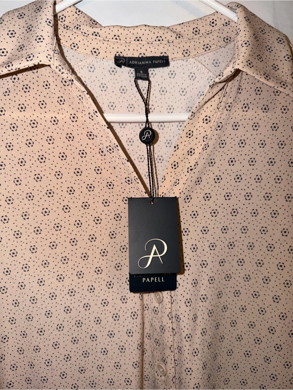Adrianna Papell Peach Blush Printed Flutter-Sleeve Blouse NWT - Picture 2 of 7